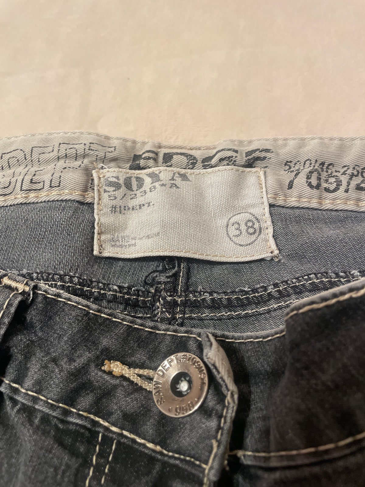 Soya Low Rise Capri Jeans