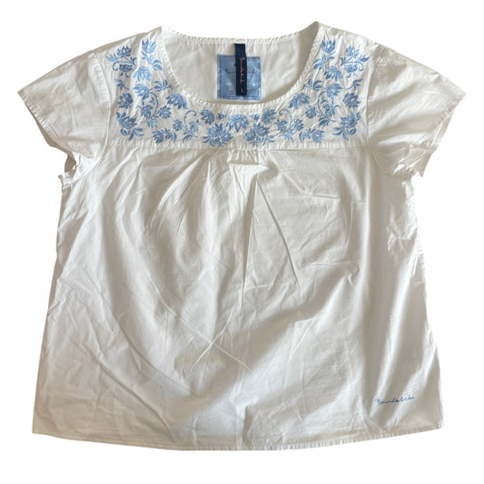 Floral Embroidery Blouse