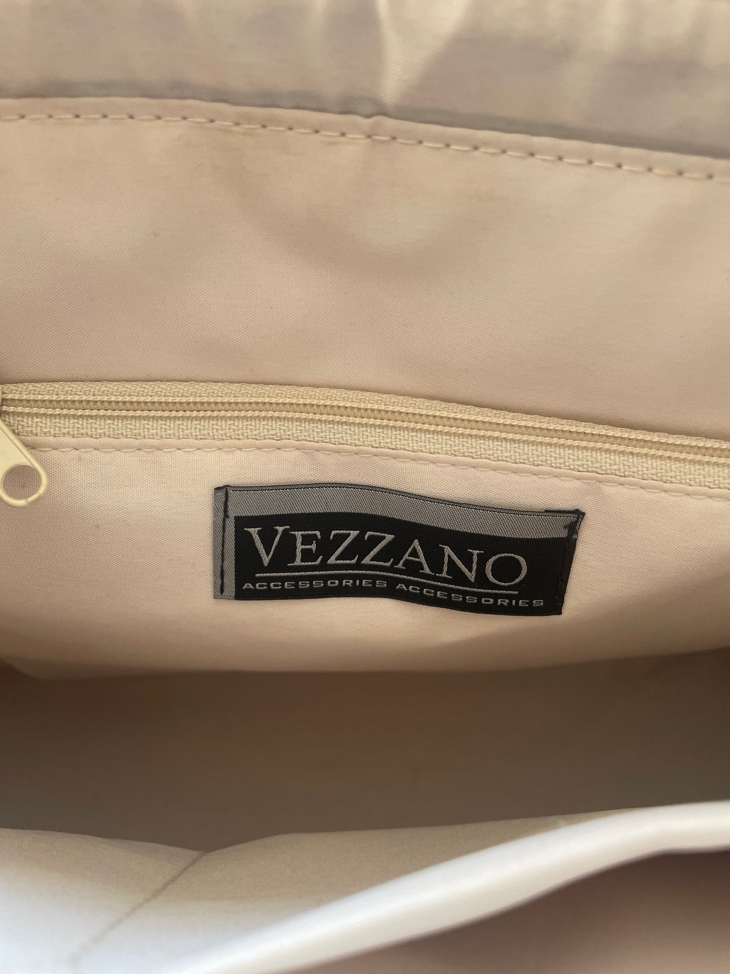 Vezzano Leather Shoulder Bag