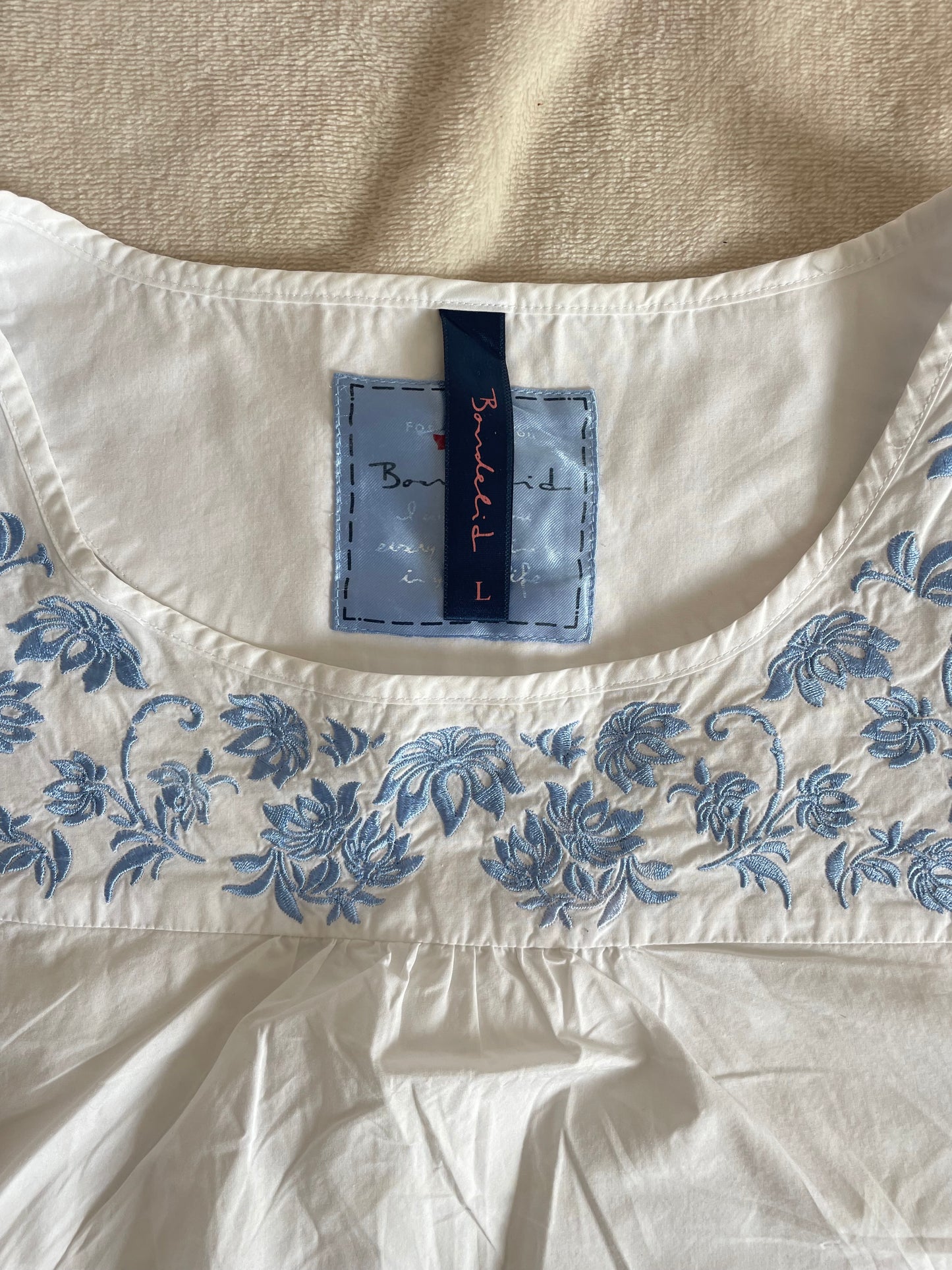 Floral Embroidery Blouse
