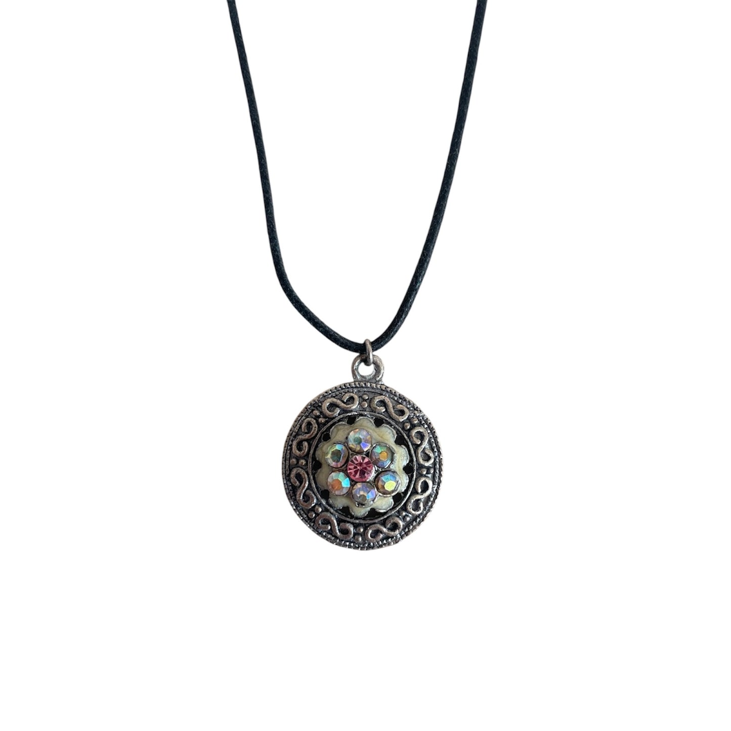 Rustic Silver Rhinestone Pendant Necklace